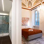 Lagrange Suites, Nel Punto Esclusivo Di *
